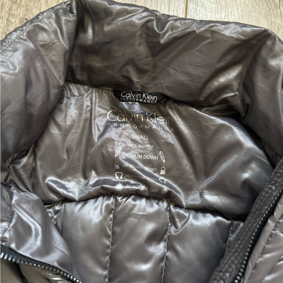 Calvin Klein Performance Vest - Picture 2 of 3